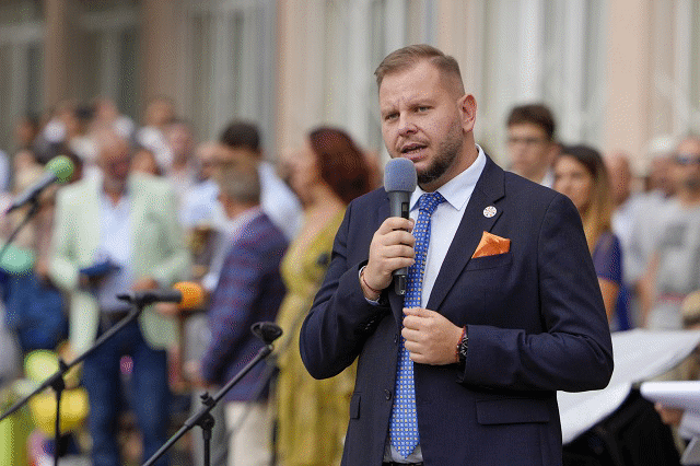 Зам.-министър Петър Младенов: Образованието е най-сигурната инвестиция в бъдещето на всяко дете