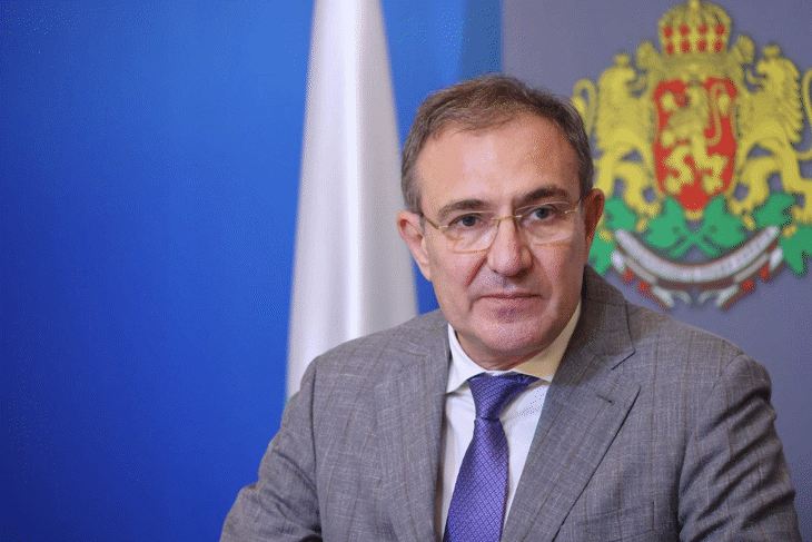 Министър Гуцанов: Чакам Разчетите, За Да Видим Какви Средства Трябват За Коледни Надбавки За Пенсионерите