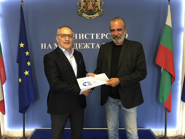 Министър Кузманов се срещна с евродепутата Андрей Слабаков и подкрепи пилотен европейски проект
