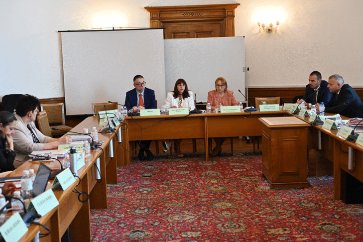 Министър Ефремова: Над 315 Млн. Евро Повече За Социална Подкрепа Са Предвидени В Проекта На Бюджет 2026