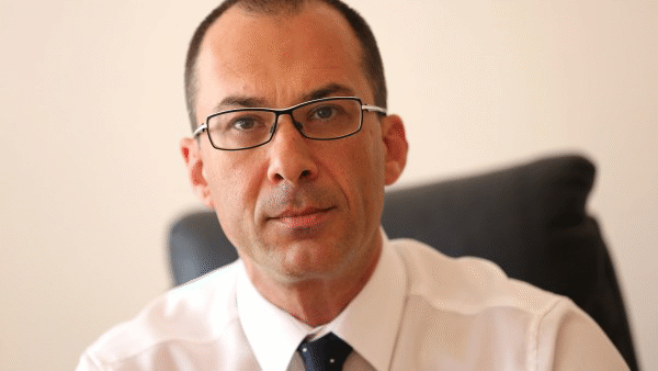 Константин Арабаджиев: „При отмяна на събития при форсмажорни обстоятелства потребителите трябва да имат възможност да избират между връщане на парите и презаверка на билетите”