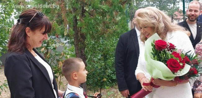 Вицепрезидентът: Винаги можеш да се допиташ до изкуствения интелект, но важното е да развиваш естествения интелект