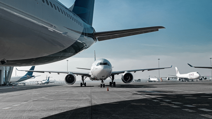 Три специализирани полета връщат български граждани от Дубай, Абу Даби и Оман