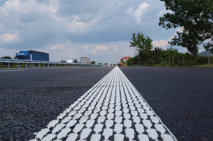 Временно движението в участъка 88 - 89-ти км в посока Бургас на АМ "Тракия" е в една лента