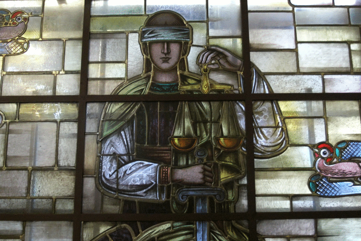 По искане на Районна прокуратура–Стара Загора съдът задържа обвиняем за подпомагане на граждани на Сирия да преминат незаконно през страната