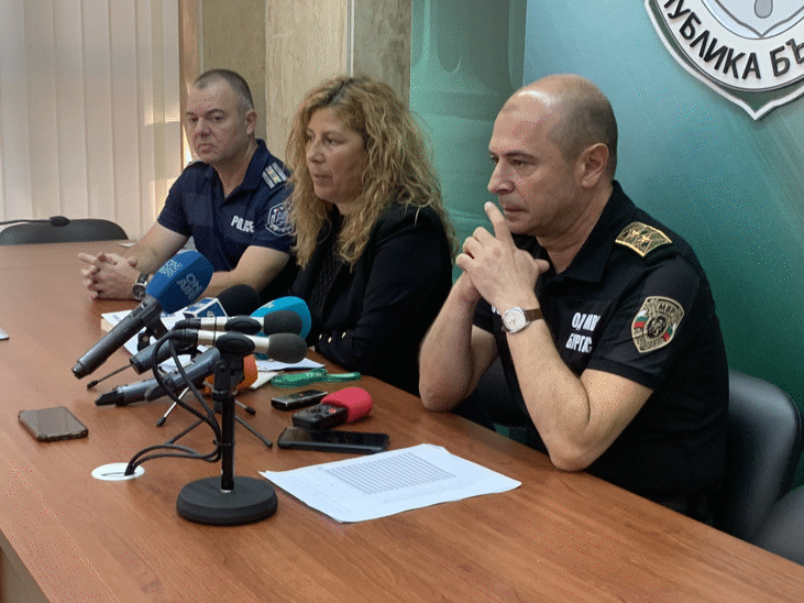 Две моторни превозни средства са иззети от водачите им след влезлите промени в Наказателния кодекс, касаещи наказателната отговорност на шофьорите, употребили алкохол или наркотични вещества