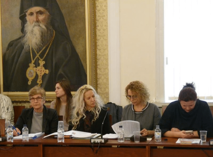 Зам.-министър Николова участва в дискусия за законодателни промени по инициатива на общините
