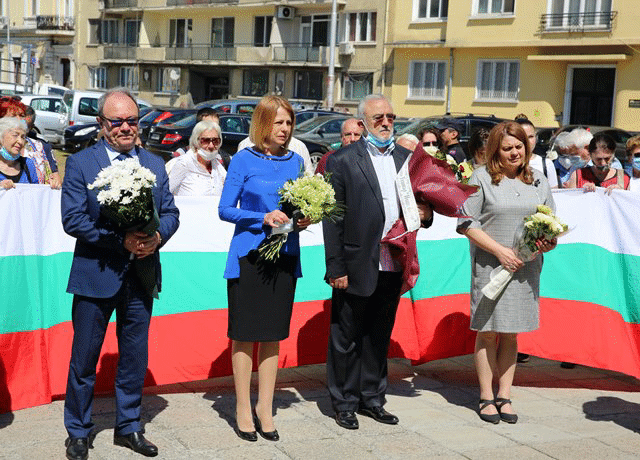 Ръководството На Министерството На Културата Се Включи В Тържествата, Посветени На Патриарха На Българската Литература