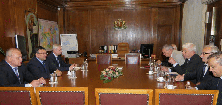 Министър Маринов проведе среща с председателя на Съюза на офицерите и сержантите от запаса и резерва