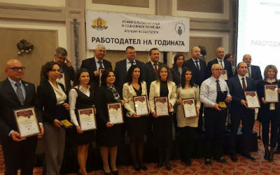 Министър Зорница Русинова участва в награждаването на 12 работодатели по време на форума "Работодател на годината",