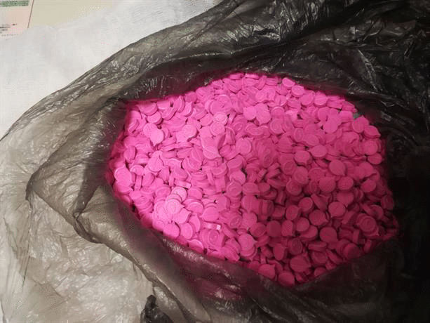 Жена е задържана с 1300 хапчета екстази при операция на служители от ГДНП