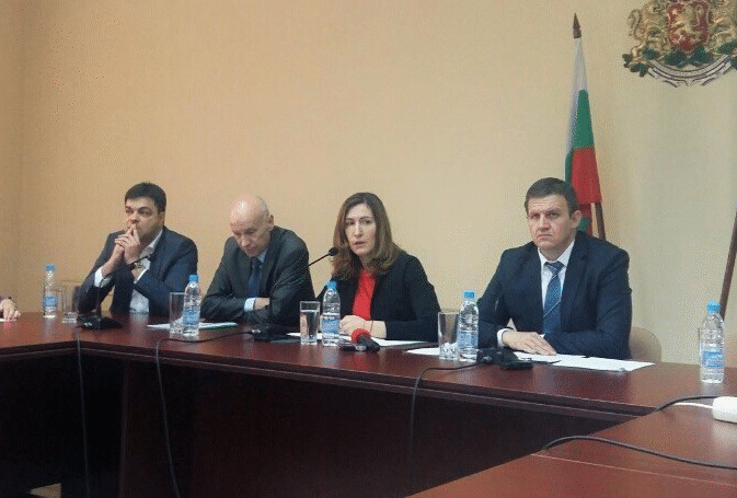 Министър Ангелкова: Създаваме онлайн регистър на фестивалите в България