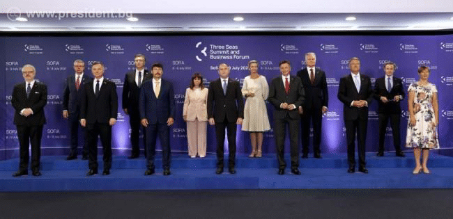 Президентът Румен Радев: Осъществяването на ключовите проекти на Инициативата „Три морета“ e решаваща стъпка към устойчивото развитие на региона и на Европа
