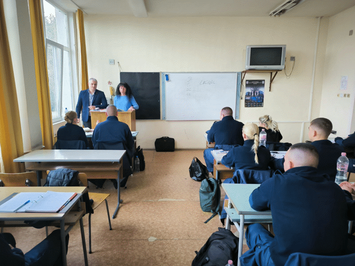Прокурори от Районна прокуратура - Стара Загора изнесоха лекции пред курсанти от Центъра за специализация и професионална подготовка в гр.Казанлък при Академията на МВР
