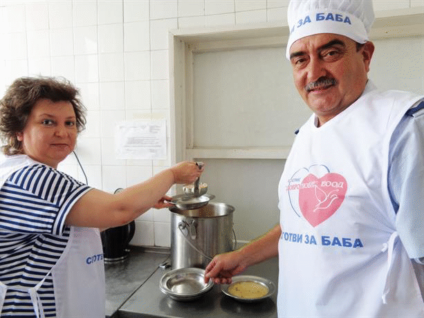 Полицаи дариха продукти за обитателите на хоспис „Добролюбие“ в Кърджали