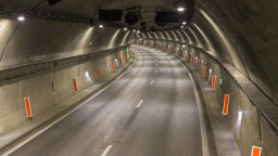 През нощта на 16 и 17 септември поетапно ще се ограничава движението през двете тръби на тунел „Правешки ханове“ на АМ „Хемус“