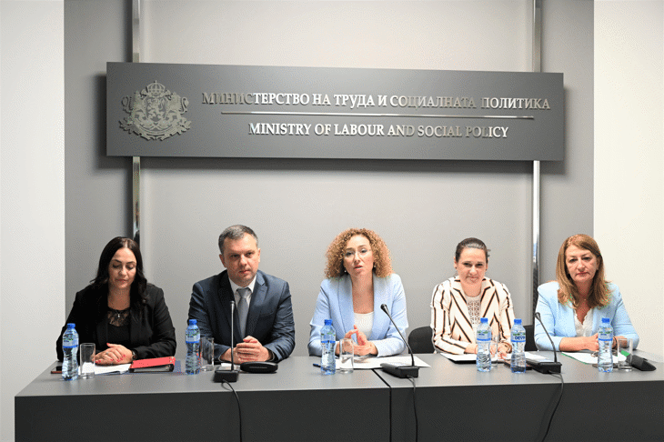 Министър Шалапатова Представи Целите На Екипа Си: По-Ефективна Социална Подкрепа За Деца И Възрастни И Реформа На Пазара