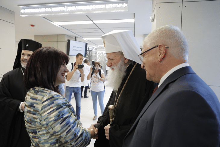 Председателят на Народното събрание Цвета Караянчева присъства на откриването на роботизирана хирургична система „Da Vinci“ в Университетската акушеро-гинекологична болница “Майчин дом”