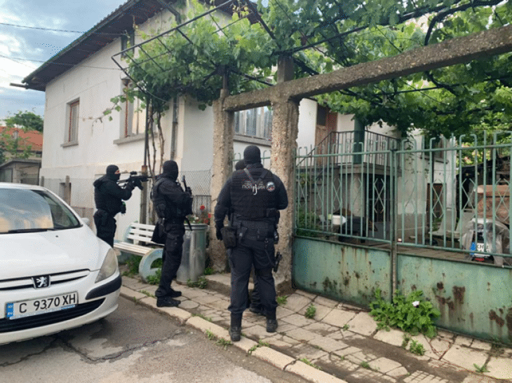 Под ръководството на Софийска градска прокуратура се е провела специализирана полицейска операция по разследване на кражби, извършени на територията на Италия. Има задържани.