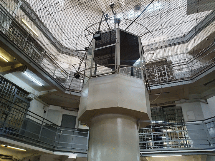 При проверка на арест Варна са задържани 5 служители от охранителния състав