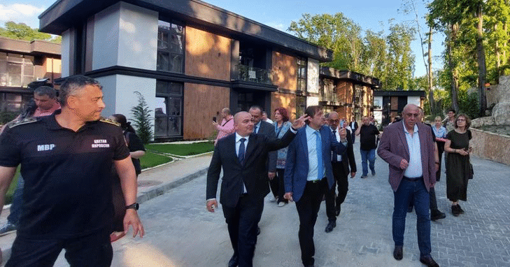 Мниистър Шишков за незаконното строителство в местността "Баба Алино" край Варна: Синхронизирано недовиждане на институциите