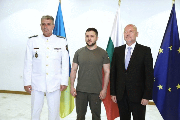 Министърът на отбраната Тодор Тагарев и началникът на отбраната адмирал Емил Ефтимов се срещнаха с Володимир Зеленски
