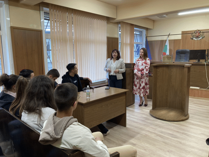 Ученици от сливенското СУ „Константин Константинов“ взеха участие в традиционната инициатива „Ден на отворени врати“, проведена съвместно от Окръжна и Районна прокуратура-Сливен