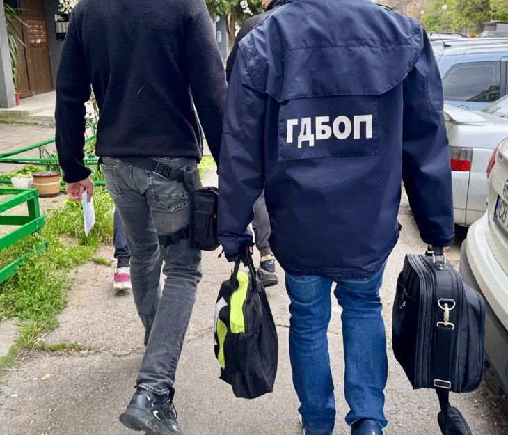ГДБОП арестува мъж, съхранявал и разпространявал порнографски материали с малолетни