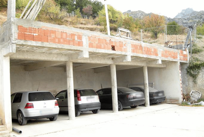 Трима съпричастни към трафик на хора са задържани след разследване на съвместен екип от ГДБОП и полицаи от Холандия