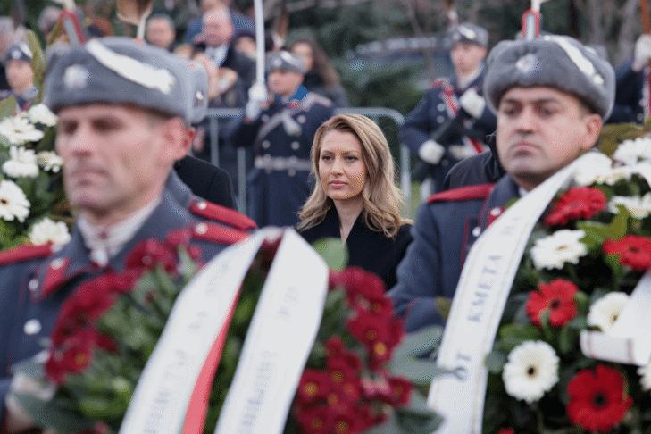 Председателят на Народното събрание Рая Назарян и народни представители присъстваха на традиционния богоявленски водосвет на бойните знамена, флаговете и знамената-светини на Българската армия