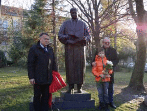 Официално откриване на паметник на акад. Благовест Сендов