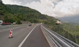 Временно движението при км 389 на АМ "Хемус" в посока София се осъществява в изпреварващата лента