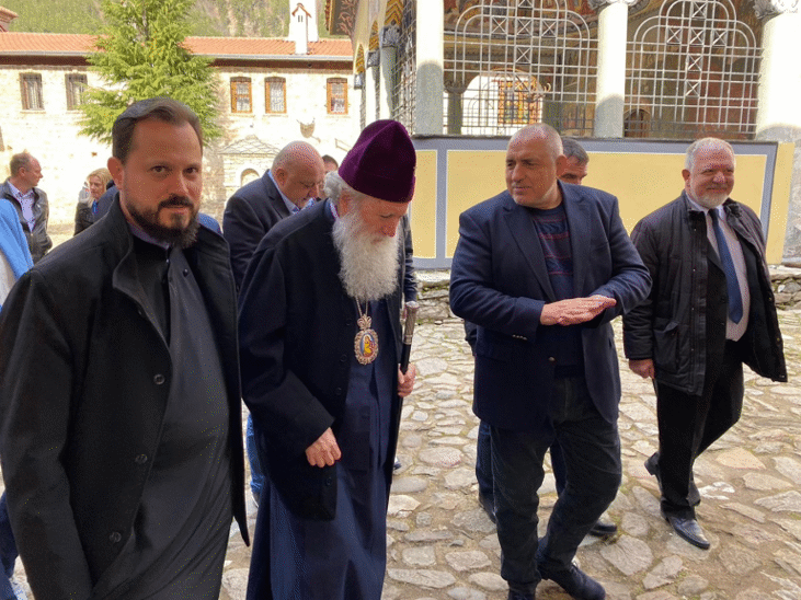 Премиерът Борисов в Бачковския манастир: Без Господа нищо не може да се направи, винаги се започва с него
