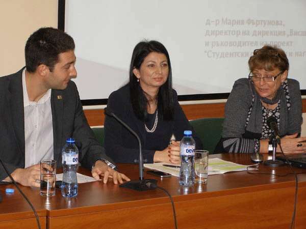 Кампанията За Евростипендиите Стартира На 12 Декември 2011 Г.   18 Млн. Са Раздадените Евростипендии За Академичната 2010/2011 Година И Над 20 Млн. Ще Се Раздадат През Академичната 2011/2012 Година