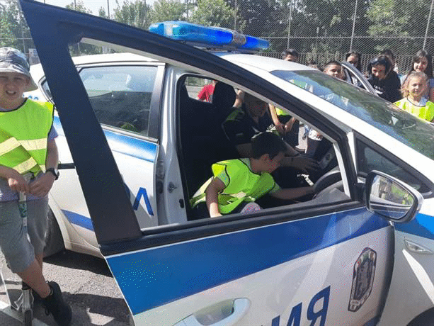 Пътните полицаи с демонстрации по безопасност в хасковско училище