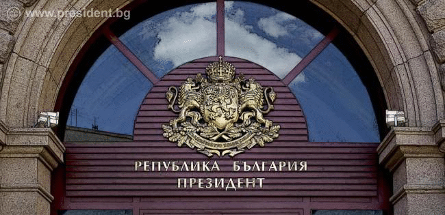 ЕС може да се справи с миграционната криза само ако е единен, подчертаха в телефонен разговор президентите Румен Радев и Анджей Дуда