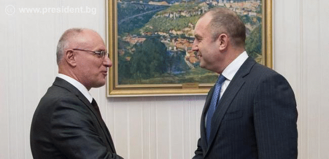 Държавният глава Румен Радев се срещна с управителя на БНБ Димитър Радев