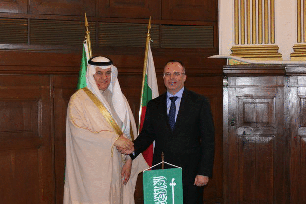 Министър Порожанов и колегата му от Саудитска Арабия Абдулрахман ал Фадли обсъдиха конкретни възможности за инвестиции във фуражен завод у нас