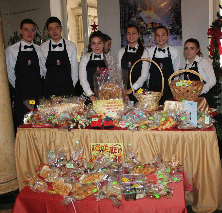 Мон Бе Домакин На Коледен Базар С Участие На Ученици От Професионални Гимназии