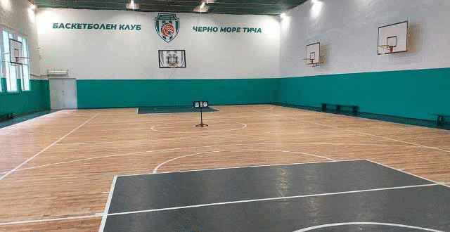 Министър Кралев откри ремонтираната зала
 по баскетбол във Варна