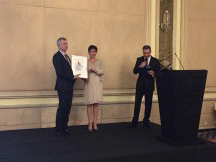 Зам.-министър Везиева връчи награда за най-динамично развиващо се предприятие за 2015 година