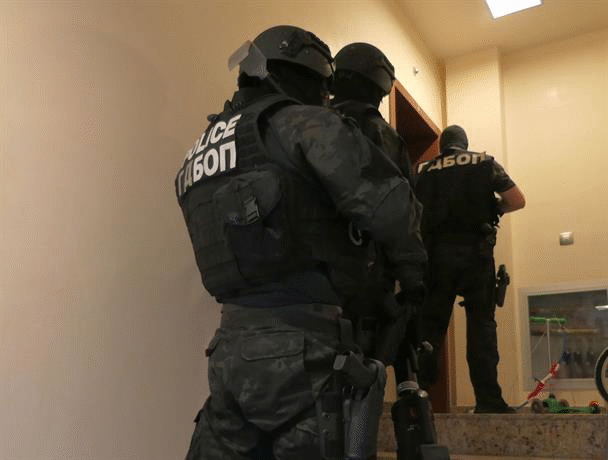 В ГДБОП продължава работата срещу групата за изнудване