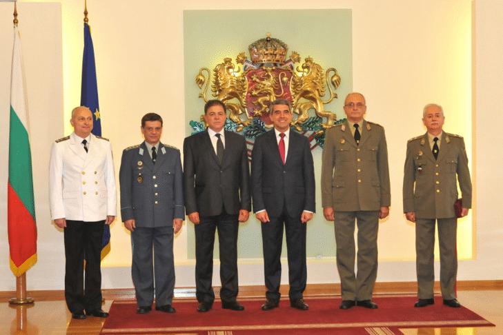 Военнослужещи от Българската армия бяха удостоени с висши офицерски звания от президента и върховен главнокомандващ Въоръжените сили на Република България Росен Плевнелиев