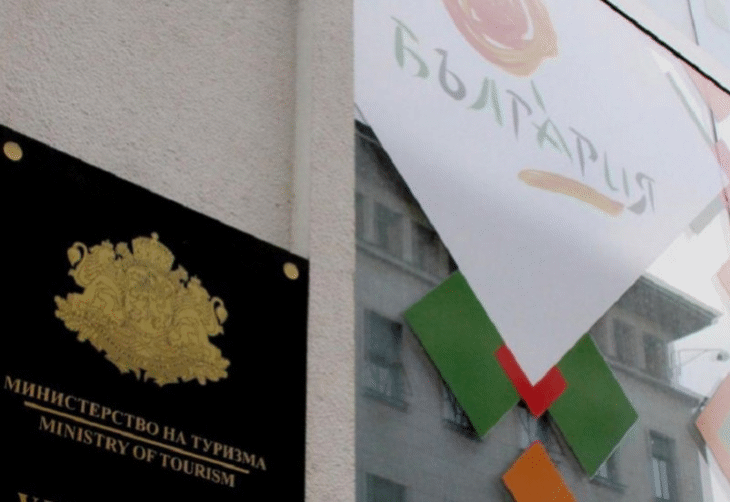 Министерството на туризма извършва проверка за незаконно изграждане на пясъчна дига на плаж “Несебър - юг”