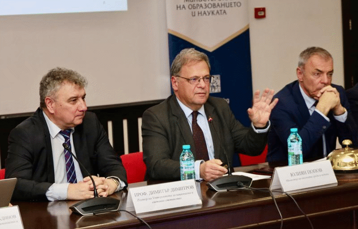 Министър Юлиян Попов: Трябва да изградим политика, основана на знания и данни, която да води до реални резултати