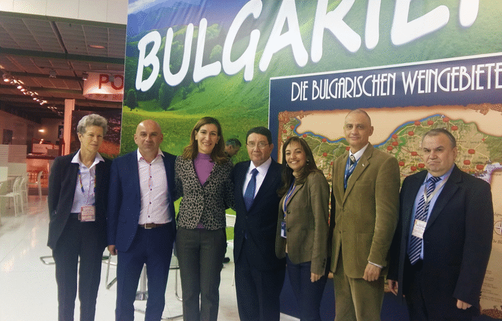 Министър Николина Ангелкова се срещна с генералния секретар на СОТ Талеб Рифай на българския щанд на ITB -  Берлин