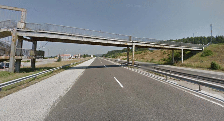 Продължава временната организация на движението във връзка с демонтаж на пешеходен мост (пасарелка) над АМ „Тракия“