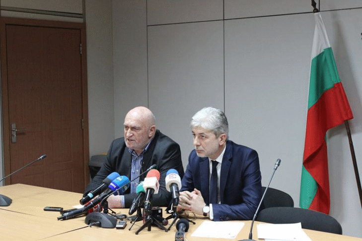 Терез и Масут заминават за спасителния център в Холандия