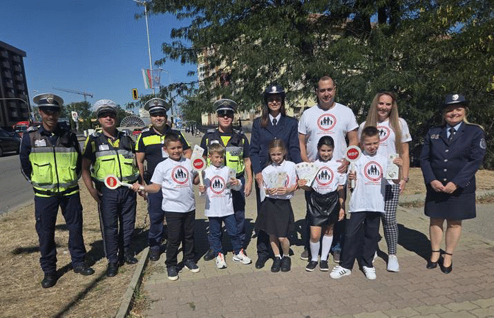 Новата учебна година за възпитаниците на столичното 61 ОУ „Св. Св. Кирил и Методий“ започна с урок по пътна безопасност