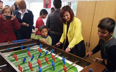 Министър Русинова даде старт на инициативата „Деца помагат на деца“